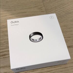 New Oura Ring 4 (Black) size 7